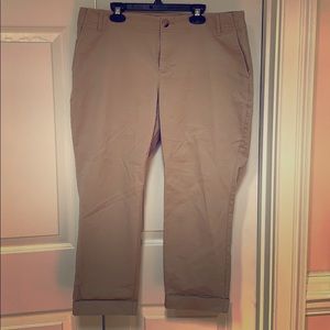 Gap khaki capri pants